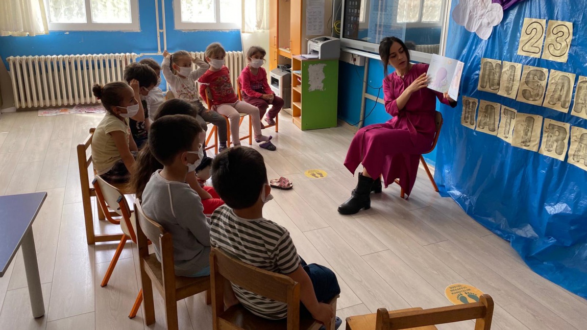 Okul Öncesi A Sınıfı Kitap Kurdu e twinning Projesi kapsamında Hikaye okuma etkinliği